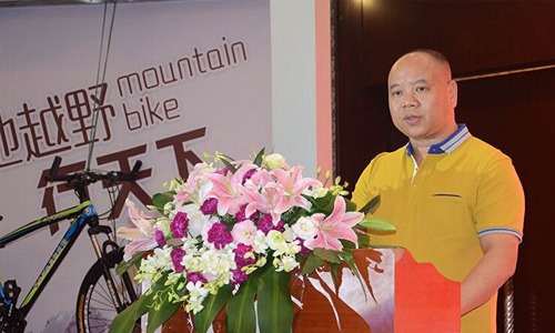 奧邦全屋集成頂許總:全面推進(jìn)奧邦品牌發(fā)展